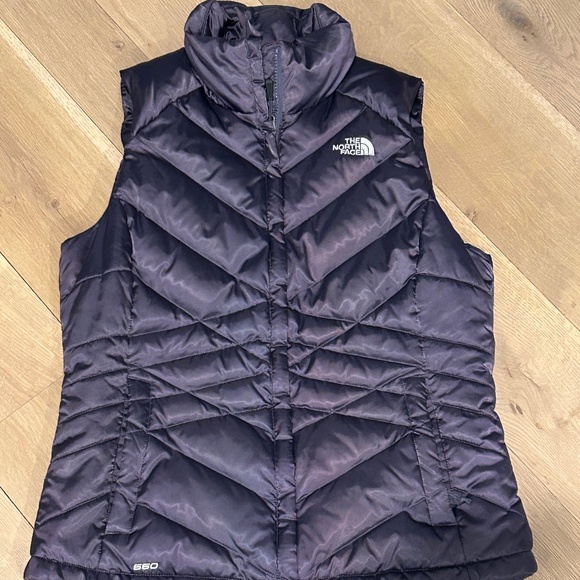 The North Face Women's Purple Quilted Down Vest EUC - Picture 4 of 11